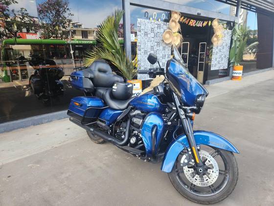 HARLEY-DAVIDSON ROAD KING SPECIAL 